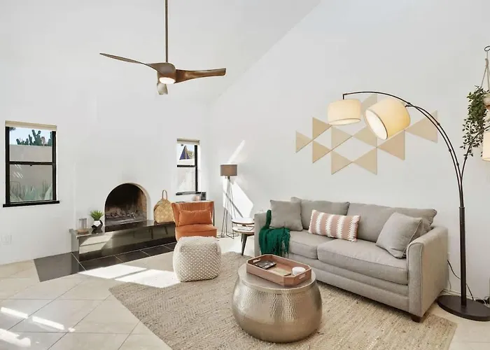 Holiday home Pool & Pet Friendly-walk To Udall Park