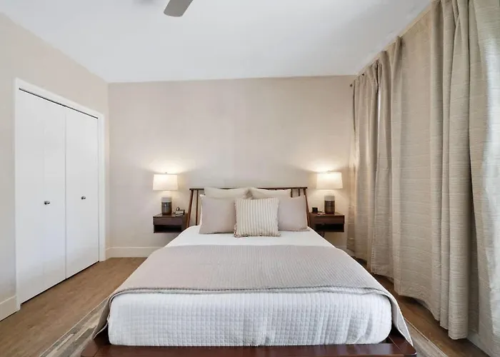 Holiday home Pool & Pet Friendly-walk To Udall Park *