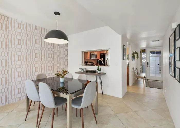 Pool & Pet Friendly-walk To Udall Park *
