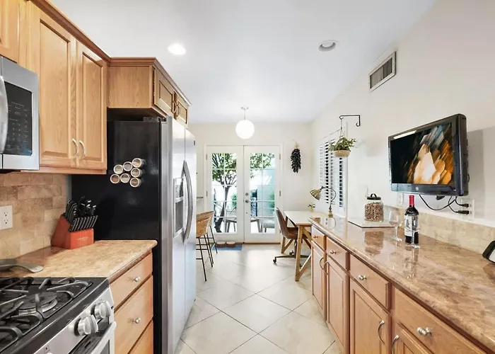 Pool & Pet Friendly-walk To Udall Park Tucson