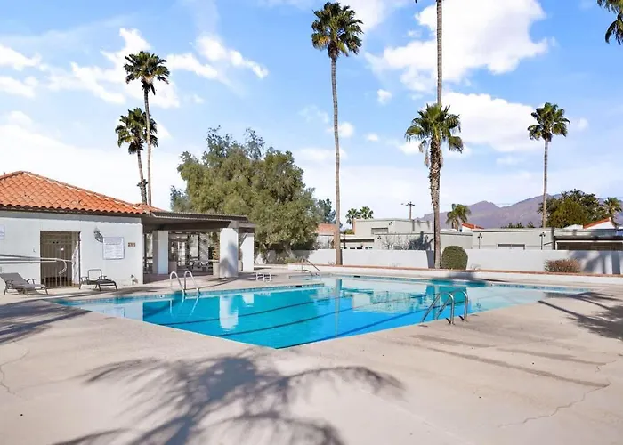 Holiday home Pool & Pet Friendly-walk To Udall Park *